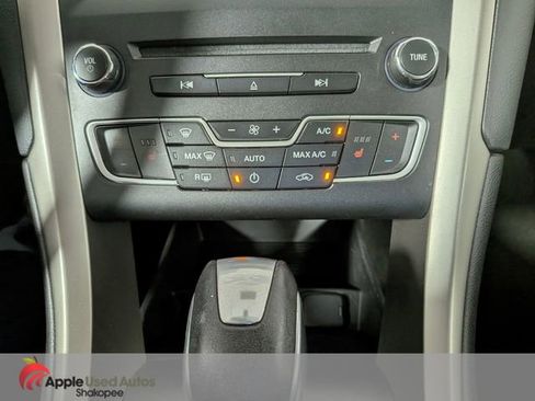 Used 2016 Ford Fusion SE w/ Equipment Group 202A AWD/4WD image 22