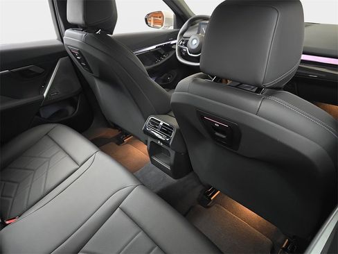 Used 2025 BMW i5 xDrive40 w/ Premium Package image 14