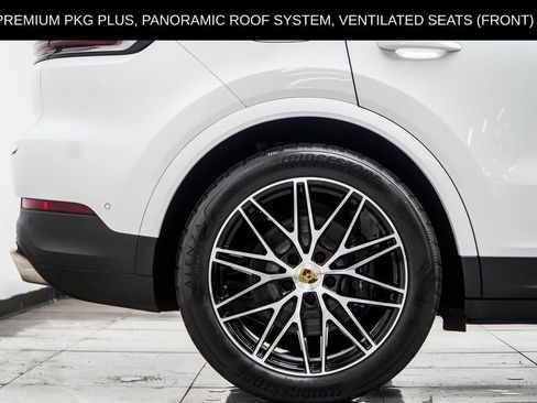 Used 2024 Porsche Cayenne AWD/4WD image 8