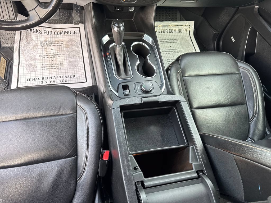 Used 2019 Chevrolet Traverse LT w/ LT Premium Package AWD/4WD image 34