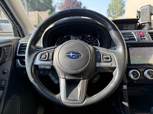 Used 2017 Subaru Forester 2.5i Touring AWD/4WD image 9