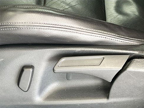 Used 2010 Volkswagen GTI 4-Door image 20