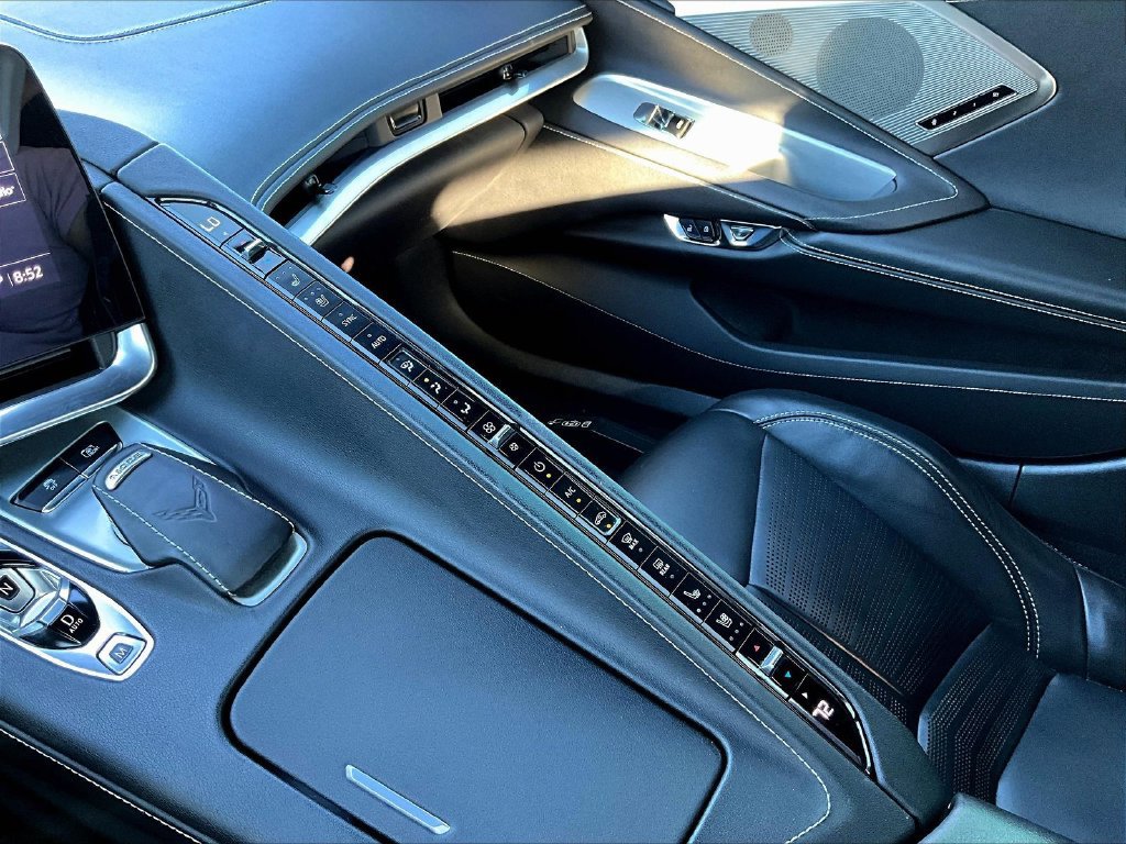 Used 2021 Chevrolet Corvette Stingray Preferred Cpe w/ Z51 Performance Package RWD image 15
