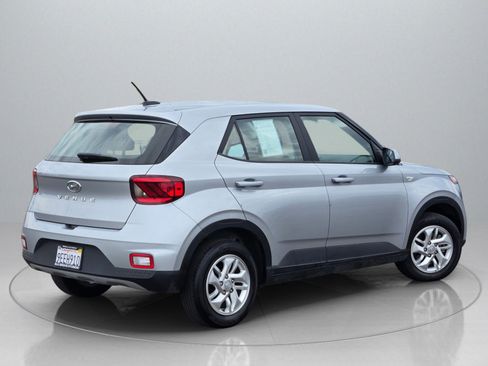 Certified 2023 Hyundai Venue SE image 8