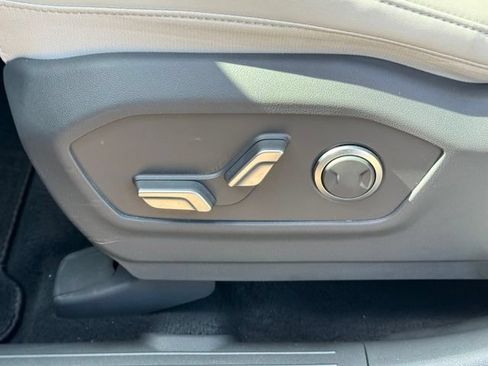Used 2025 Hyundai Santa Fe SEL FWD image 10