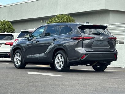 Used 2025 Toyota Highlander LE