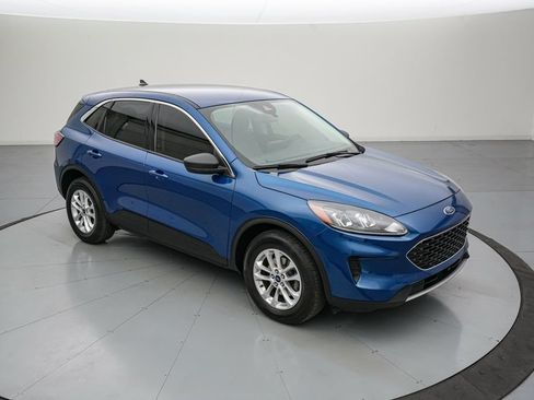 Certified 2022 Ford Escape SE w/ Convenience Package AWD/4WD image 2