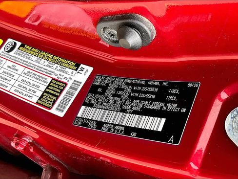 Used 2021 Toyota Highlander XLE image 36