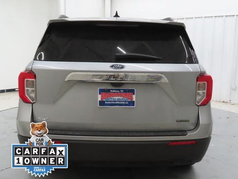 Used 2024 Ford Explorer XLT RWD image 4