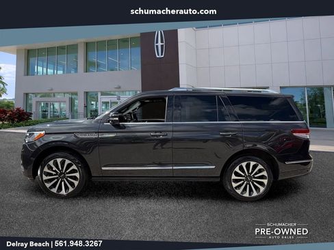 Used 2022 Lincoln Navigator Reserve AWD/4WD image 4