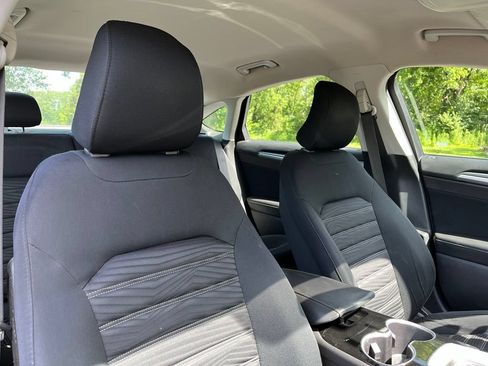 Used 2016 Ford Fusion SE FWD image 27