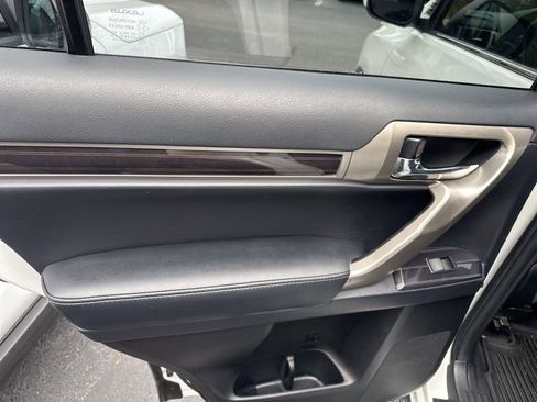 Used 2020 Lexus GX 460 Premium image 7