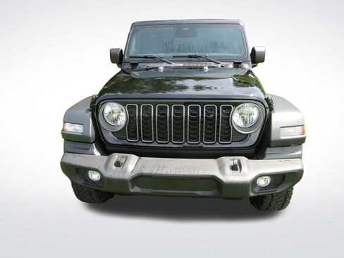 Used 2025 Jeep Wrangler Sport AWD/4WD image 5