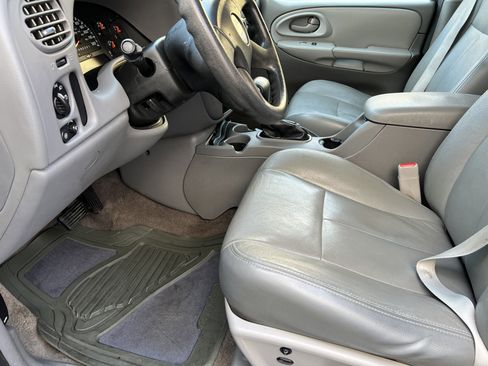 Used 2008 Chevrolet TrailBlazer 4WD w/ Smoker's Package image 12