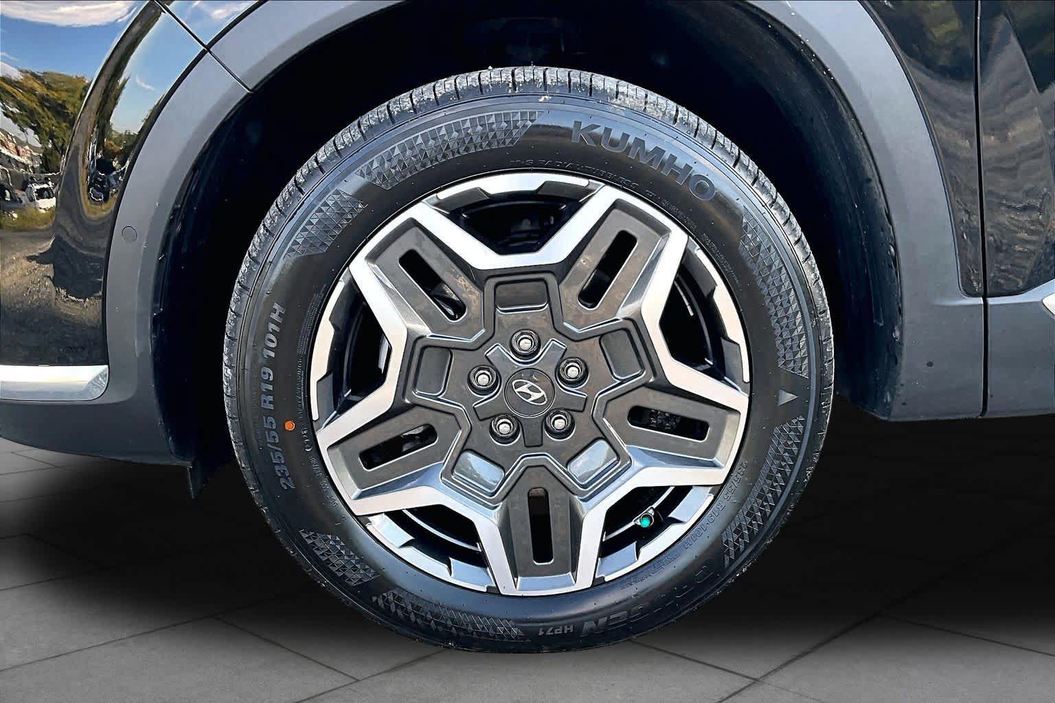 Used 2023 Hyundai Santa Fe Limited AWD/4WD image 11