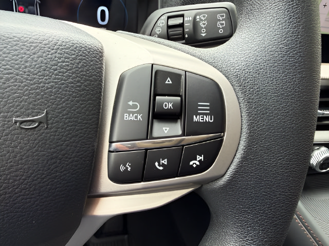 Used 2026 Ford Explorer Active AWD/4WD image 19