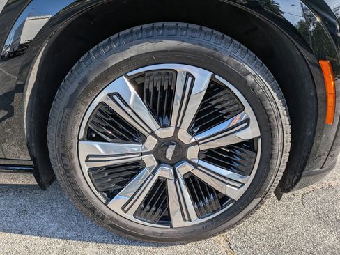 Certified 2025 Cadillac Escalade IQ Luxury 1 AWD/4WD image 12