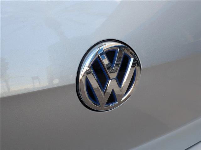 Used 2015 Volkswagen e-Golf Limited Edition FWD image 30