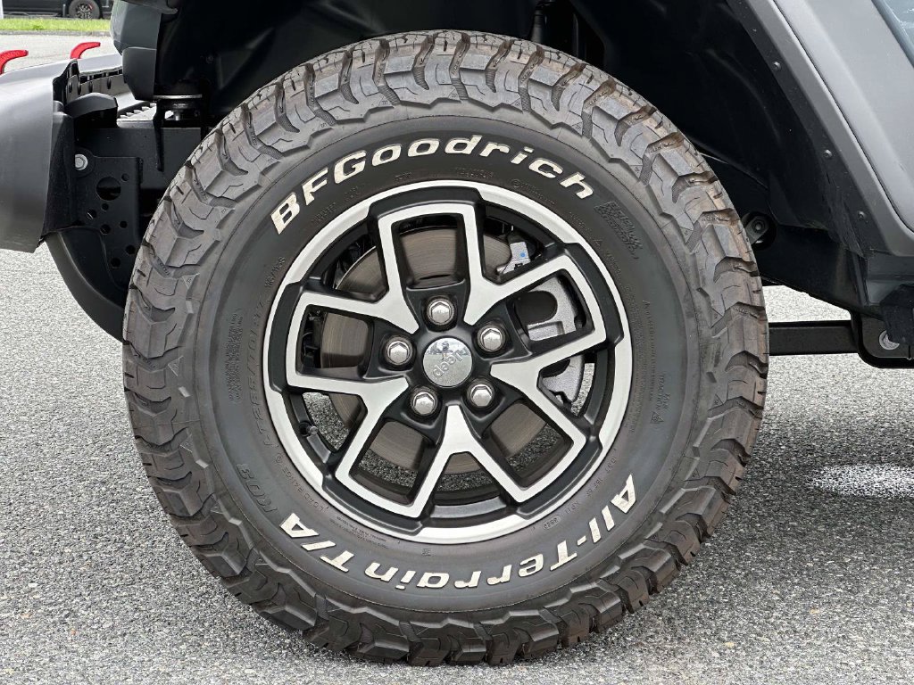 Used 2026 Jeep Wrangler Rubicon w/ Safety Group AWD/4WD image 7