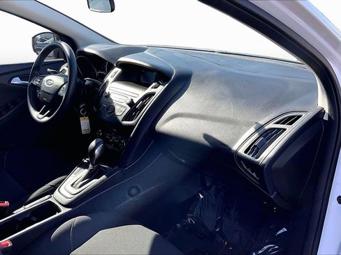 Used 2018 Ford Focus SE image 15