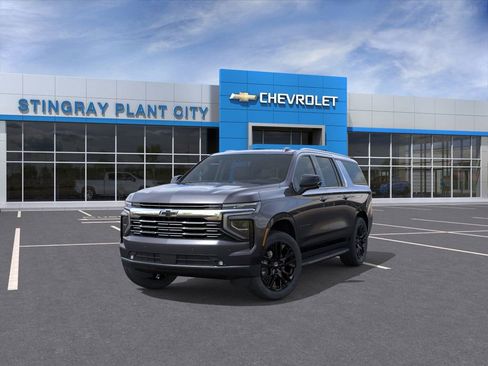 New 2025 Chevrolet Suburban Premier image 8