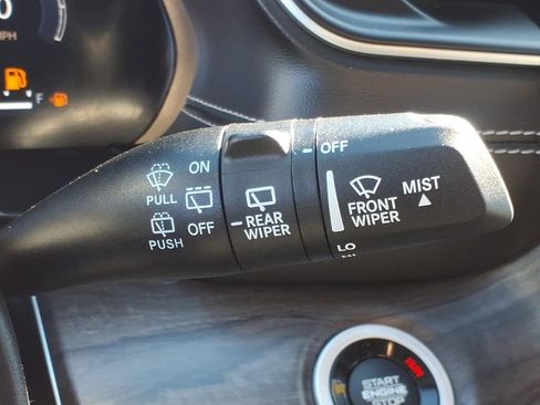 Used 2023 Jeep Grand Cherokee Limited w/ Luxury Tech Group II AWD/4WD image 29