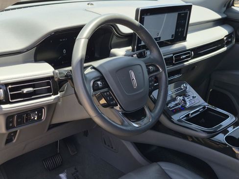 Used 2022 Lincoln Nautilus Reserve FWD image 12