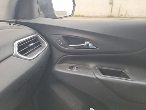 Used 2018 Chevrolet Equinox LT w/ Sun & Infotainment Package AWD/4WD image 30