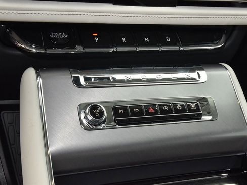 New 2026 Lincoln Aviator AWD image 30