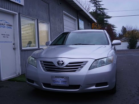 Used 2008 Toyota Camry Hybrid image 2