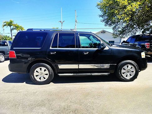 Used 2008 Lincoln Navigator 2WD image 9