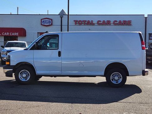 Used 2020 Chevrolet Express 2500 w/ Driver Convenience Package image 3