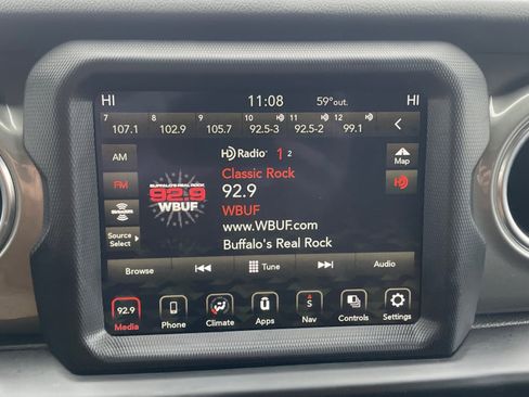 Used 2023 Jeep Wrangler Sahara image 13