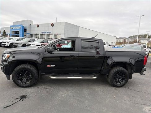 Used 2022 Chevrolet Colorado Z71 w/ Z71 Midnight Edition image 9