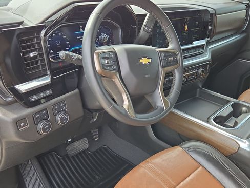 Used 2024 Chevrolet Silverado 2500 High Country w/ High Country Premium Package image 10