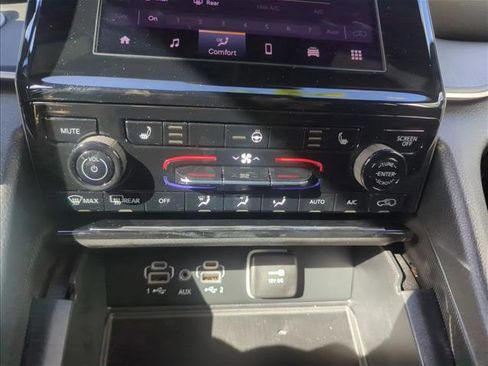 New 2025 Jeep Grand Cherokee L Altitude image 11