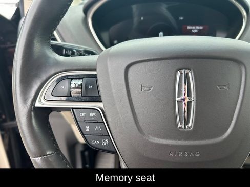Used 2020 Lincoln Nautilus Reserve AWD/4WD image 11