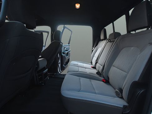 Used 2023 RAM 1500 Big Horn AWD/4WD image 16