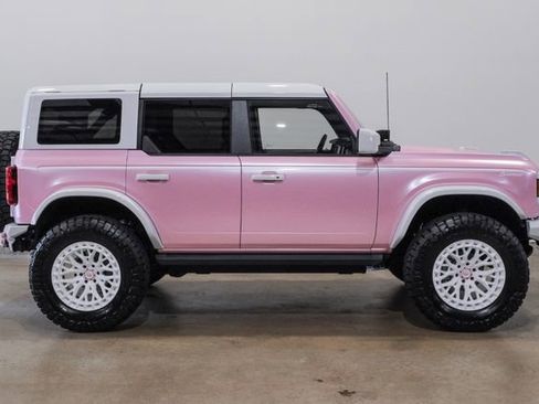 Used 2025 Ford Bronco Heritage Edition image 4