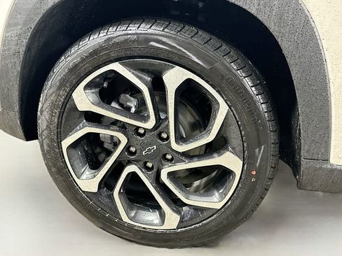 New 2026 Chevrolet Trax RS w/ Sunroof Package image 30