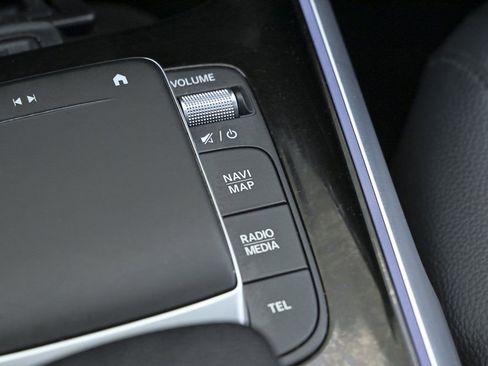Used 2022 Mercedes-Benz GLB 250 image 39