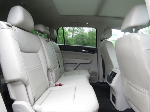Used 2021 Volkswagen Atlas SEL AWD/4WD image 16