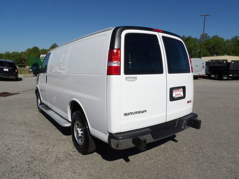 Used 2024 GMC Savana 2500 w/ Driver Convenience Package image 5