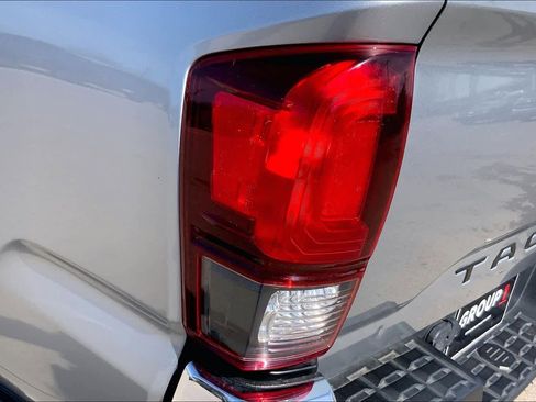 Used 2022 Toyota Tacoma SR5 image 28