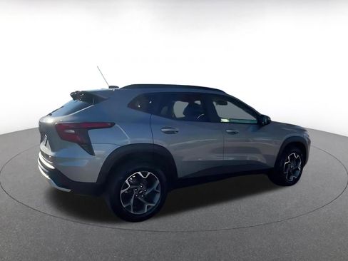 Used 2025 Chevrolet Trax LT image 14