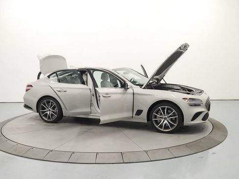 Used 2024 Genesis G70 2.5T AWD/4WD image 17