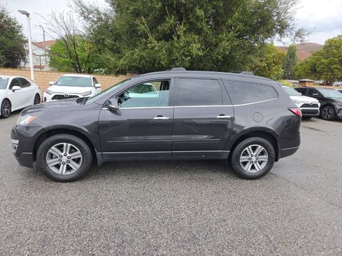 Used 2016 Chevrolet Traverse LT FWD image 2