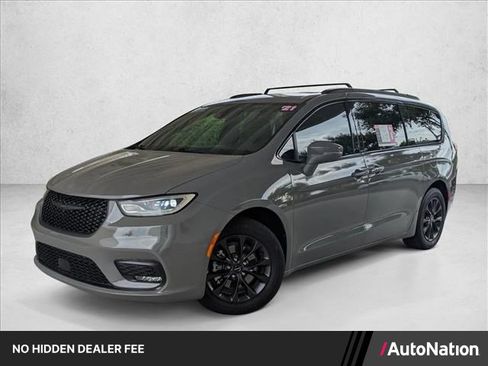 Used 2021 Chrysler Pacifica Touring-L w/ S Appearance Package FWD image 1