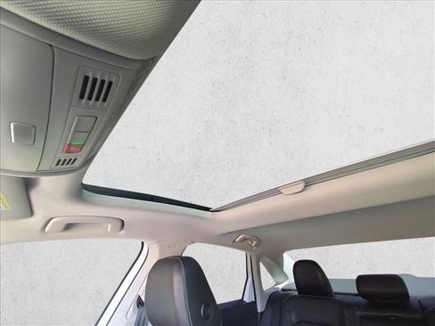 Used 2023 Volkswagen Jetta SE image 19