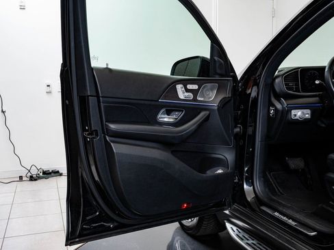 Used 2020 Mercedes-Benz GLS 450 4MATIC image 32